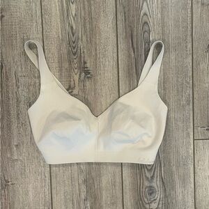 Lululemon Hold True Bra 32E Wireless‎ Molded Cups Nude Cream Adjustable